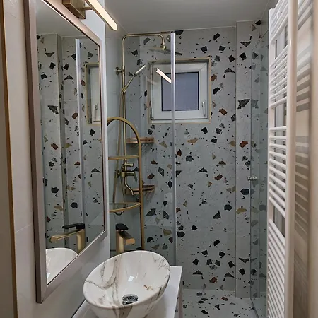 Colt De Lux Urban Apartment *